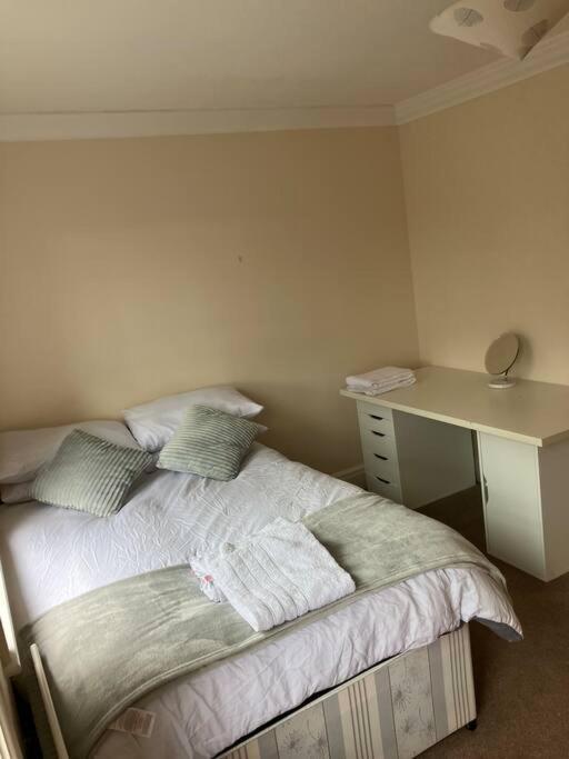 Central Chester Bedrooms Exteriör bild